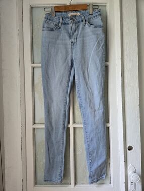 Levi’s 721 Light Wash High Rise Skinny Jeans Size 26